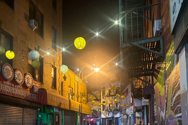 Chinatown Bar Crawl: Sip Through History in NYC!