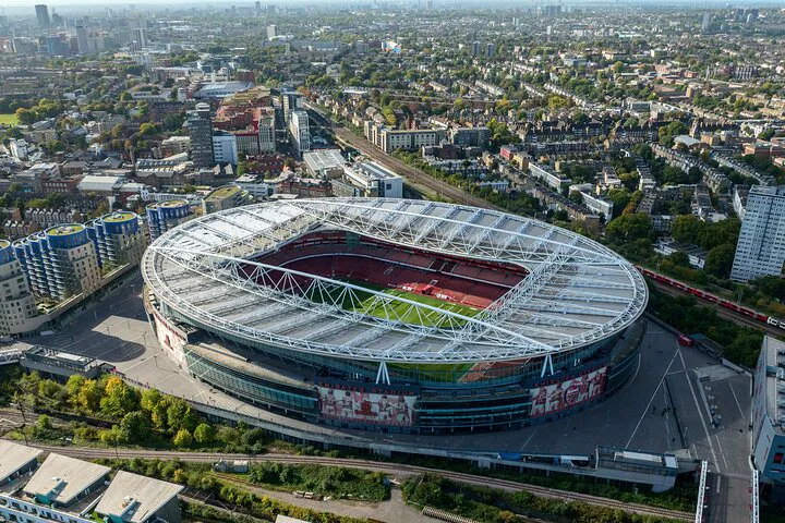 London Stadiums: Premier League Private Car Tour for Ultimate Football Fans!