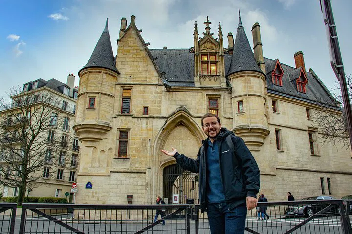Uncover Le Marais: A Captivating Small-Group Walking Tour Through Parisian History