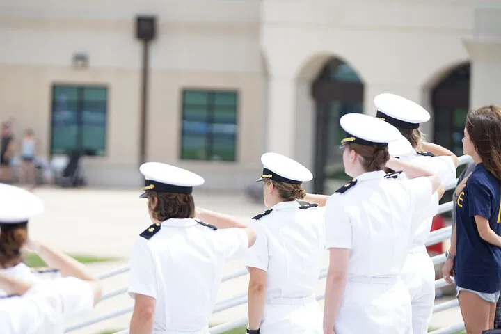 Annapolis Unveiled: A Half-Day Bus Tour into Naval Heritage