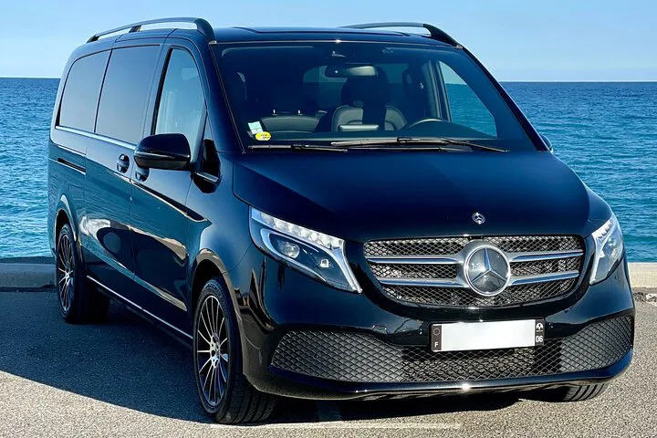 Stress-Free Cruise Start: Private London Airport to Southampton Port Transfer