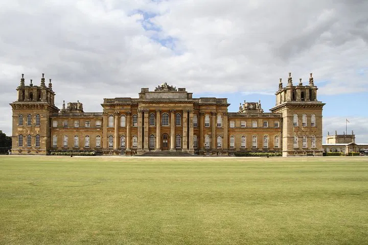 Step Back in Time: A Private Churchill & Blenheim Palace Tour from London