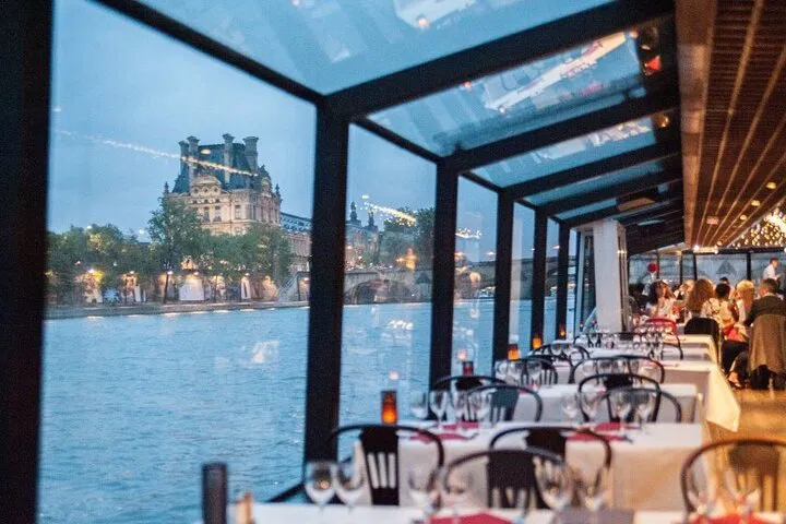 Parisian Night: Seine River Dinner Cruise with Live Music