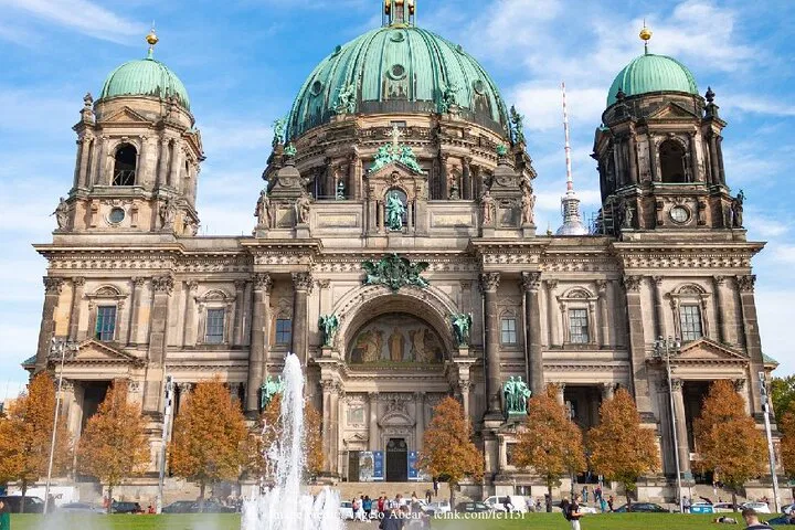 Berlin Family Adventure: Spy Museum & Historical Private Tour
