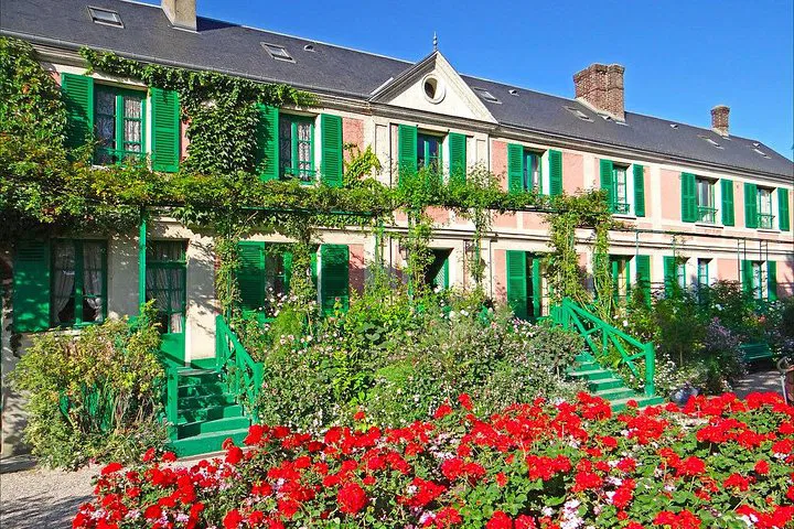 Monet's Giverny: A Luxurious Parisian Escape