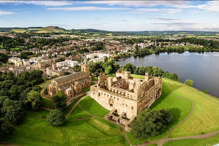 Outlander Tour: Private Luxury Ride from Glasgow