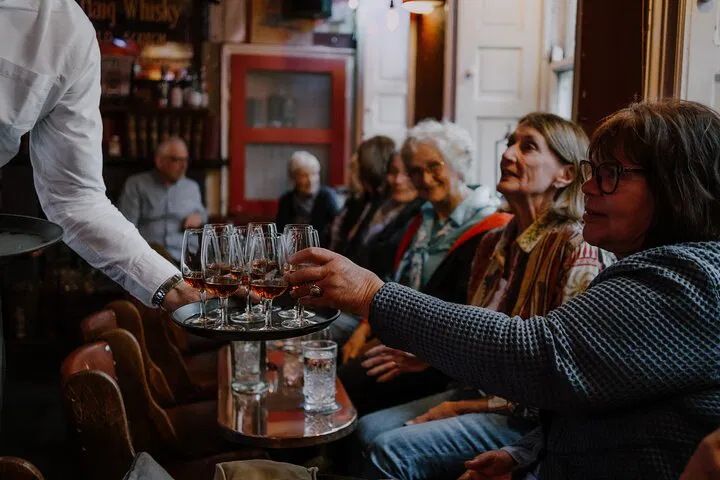 Unlock Scotland's Liquid History: Edinburgh Whisky Tasting Journey