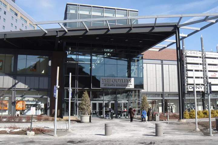 Philadelphia Outlet Adventure: A Luxurious Private Shopping Getaway