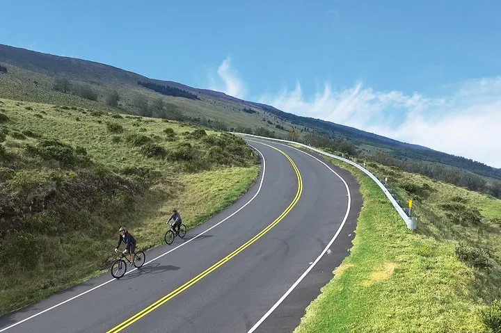 Maui: Haleakala Downhill Bike Tour with Sunriders