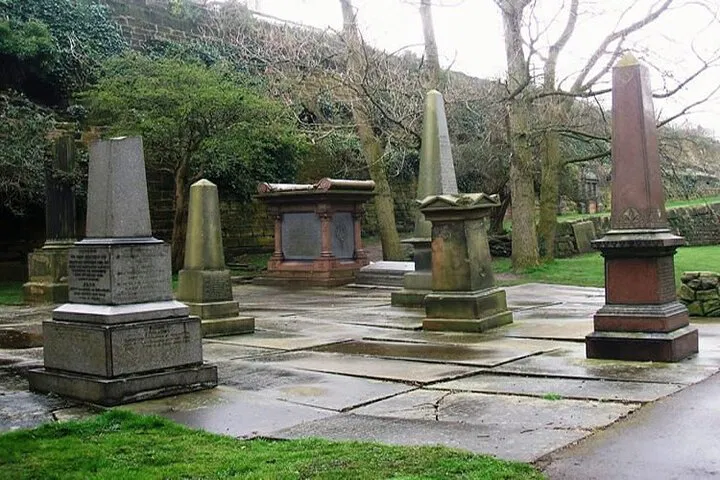 Unearth Liverpool's Past: Small-Group Cemetery Tales