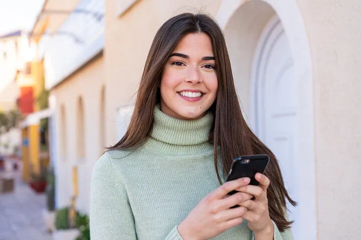 Scotland eSIM: Instant Data, Zero Roaming Fees