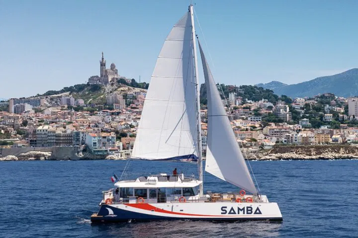 Marseille Sunset Dinner Cruise: Frioul Boat Trip