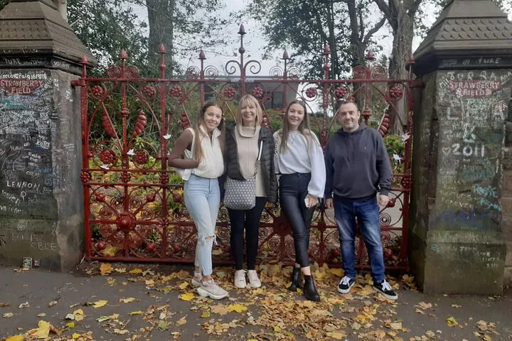 Liverpool Beatles Tour: Birthplaces & Beatlemania!