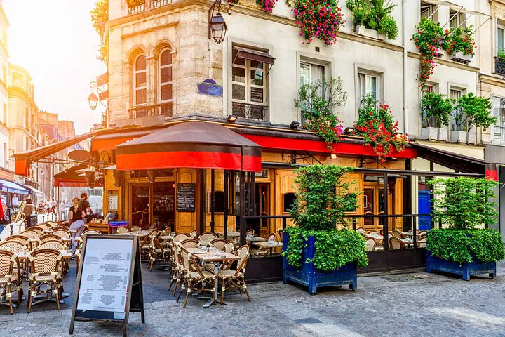 Unveiling Paris: A Historical Walking Tour Through the Old Town's Charm