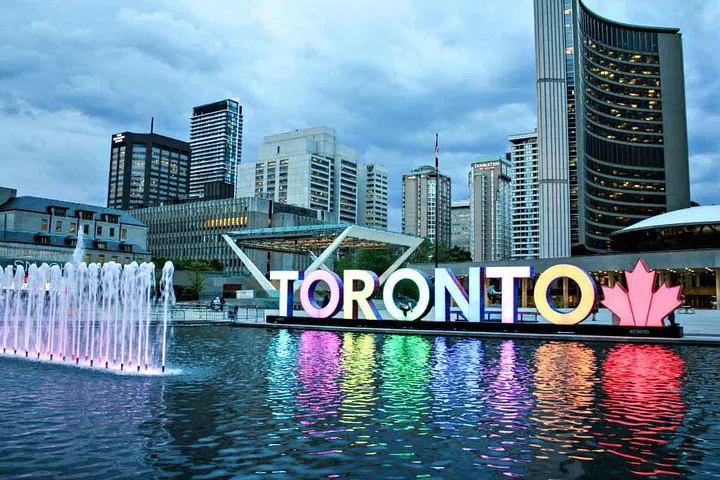 Toronto Walking Tour: Discover Hidden Gems with a Local