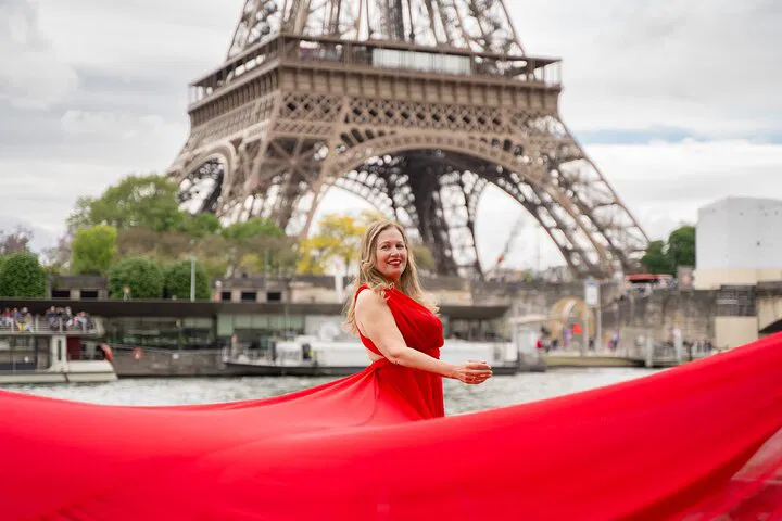Paris Flying Dress Photoshoot: Unleash Your Inner Parisian Muse!