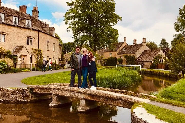 Discover Oxford & Cotswolds Charm: A Family Taxi Adventure