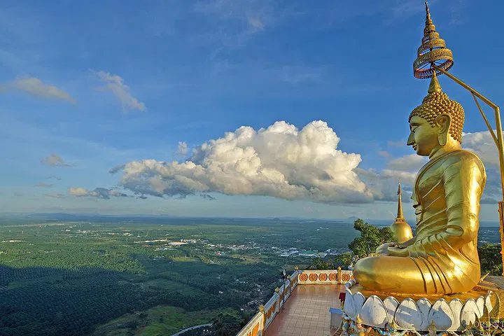 Explore Krabi's Wonders: Temples, Markets, and Beaches Day Trip
