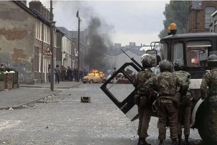 Uncover Belfast's Troubled Past: An Authentic Taxi Tour