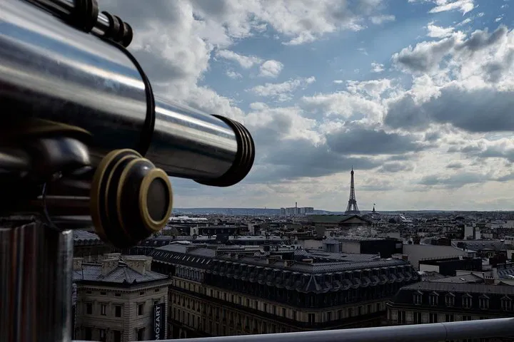 Paris Personalized Welcome: Custom First-Day Private Tour