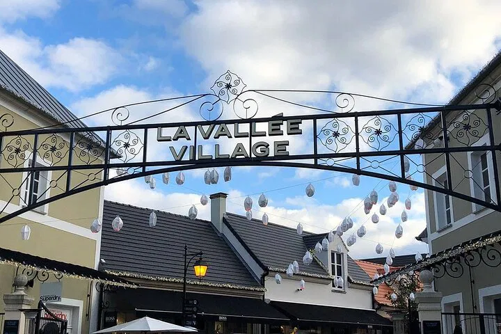 Luxury Shopping Spree: La Vallée Village Day Trip from Paris