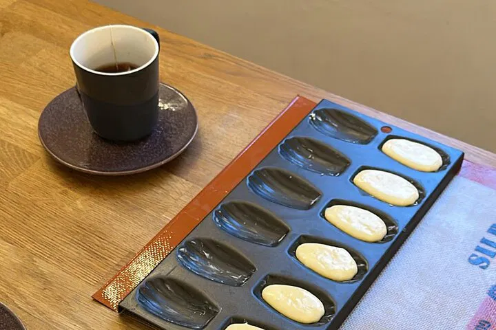 Bake & Take: Parisian Madeleine Class!