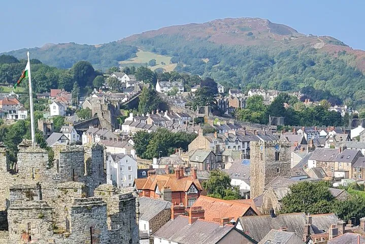 Conwy Castle & Town: Exterior Tour with Local Guide