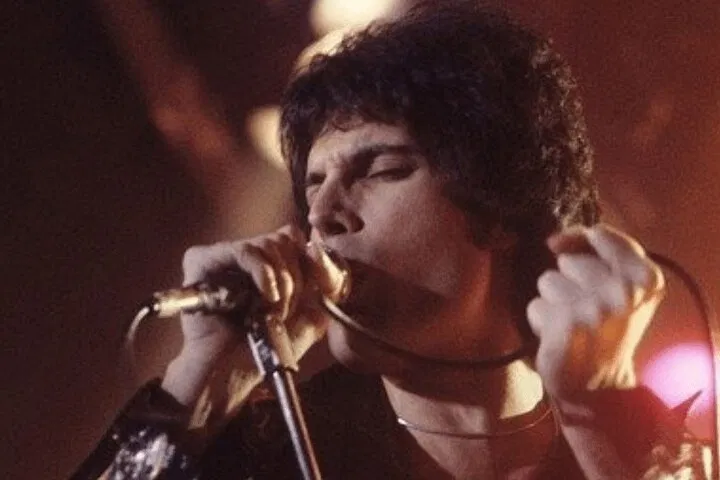 Rock 'n' Stroll: Discovering Queen's London Legacy!