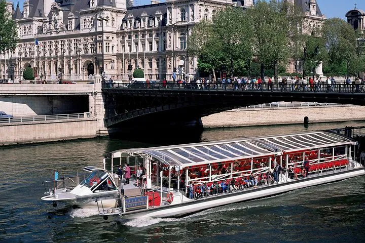 Parisian Charm: River Cruise & Iconic Neighborhoods Tour