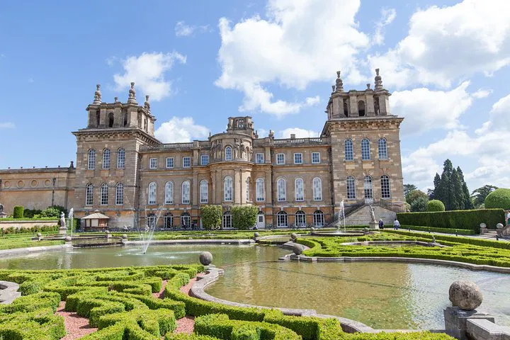 Downton Abbey, Blenheim & Cotswolds Day Trip from London