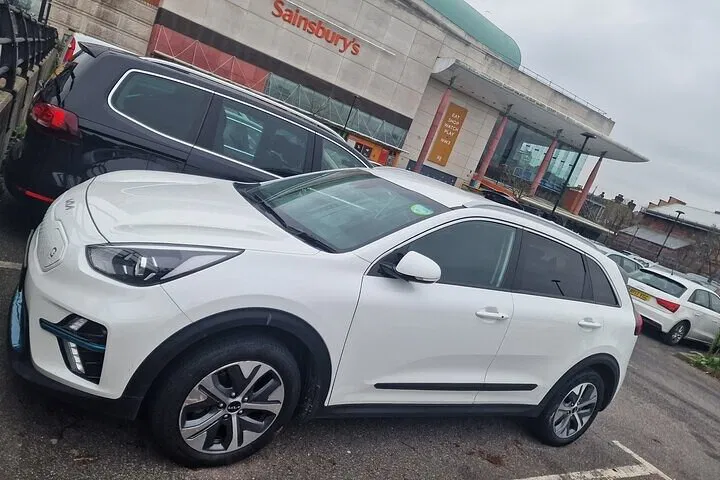 Gatwick to Harwich Seaport: Stress-Free Private Taxi Transfer