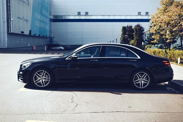 Stress-Free London Arrival: Private Luton Airport Transfer