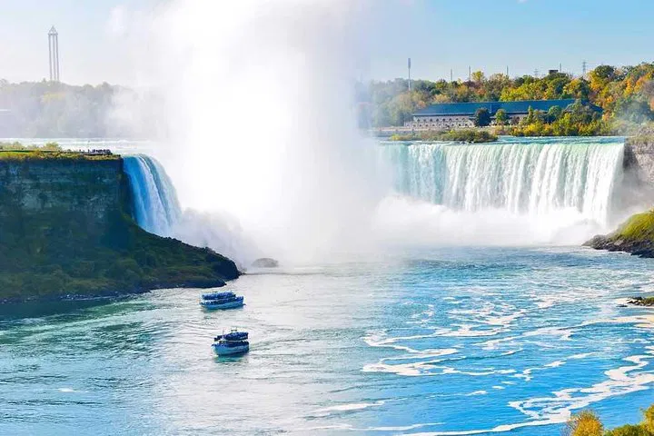 Niagara Falls Tour: Cruise, Lunch & Toronto Escape