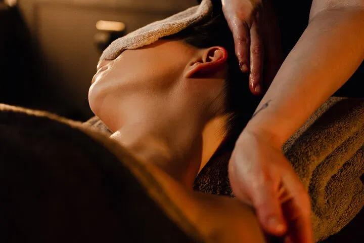 Relax & Rejuvenate: Glasgow West End Massage & Afternoon Tea Bliss