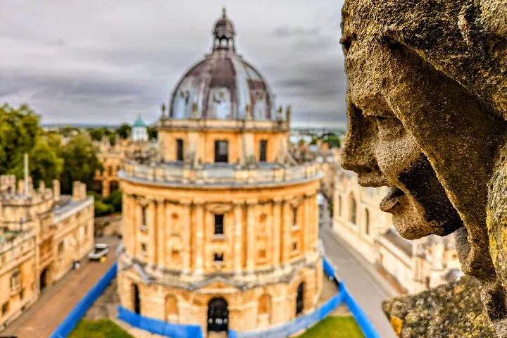 Discover Oxford's Magic: A Personalized French-Guided Walking Tour