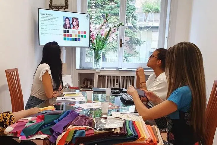 Milan Fashion Immersion: Your 1-Day Personal Styling Transformation!