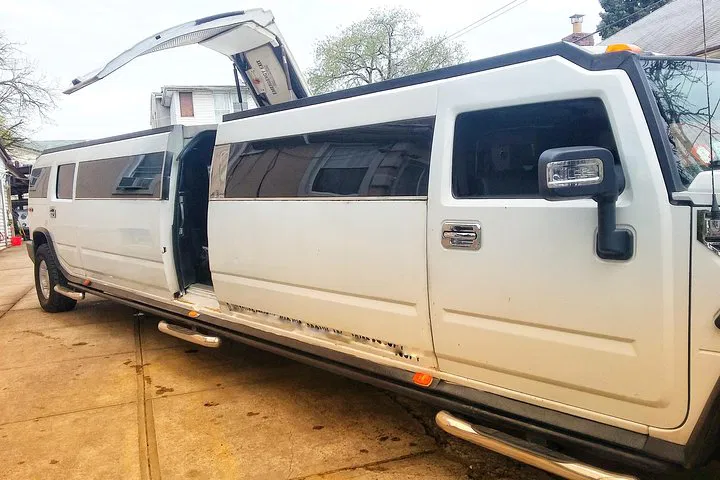 Manhattan Hummer Limo Tour: Jet-Door Sightseeing Extravaganza