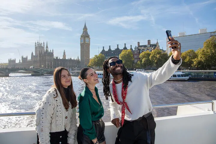 Thames Cruise: Iconic London Views Await!