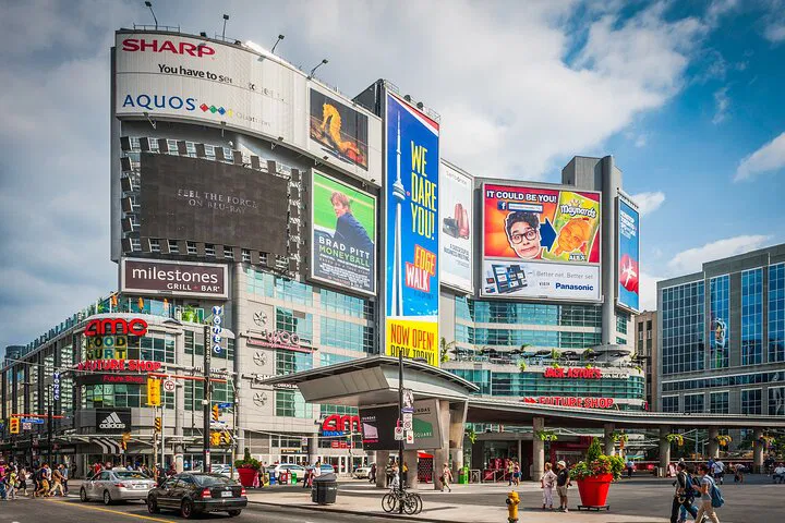 Toronto's Romantic Walk: Discover Love in Bustling Squares & Serene Parks