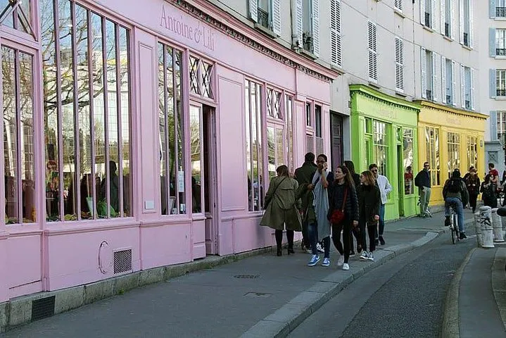 Unveil Parisian Chic: Customized Shopping Tours with a Fashionista