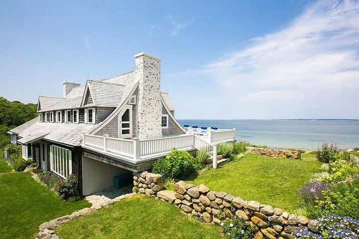 Discover Martha's Vineyard: A Captivating Full-Day Island Escape