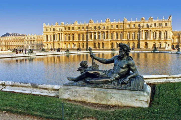 Versailles & Giverny: A Royal & Impressionist Day Trip from Paris