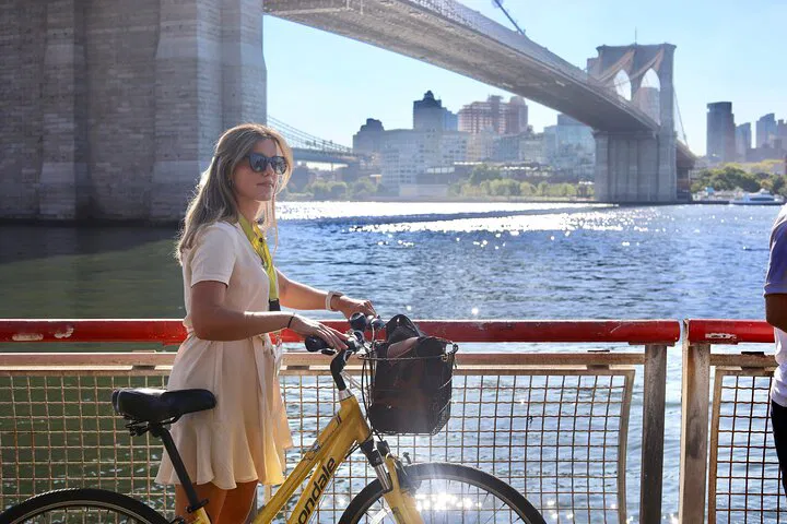 Manhattan & Brooklyn Bridge: Pedal Through NYC's Iconic Landmarks!