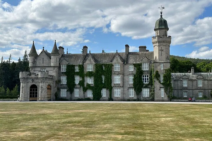 Royal Retreat: Discover Scotland's Crown Castles Small Group Tour
