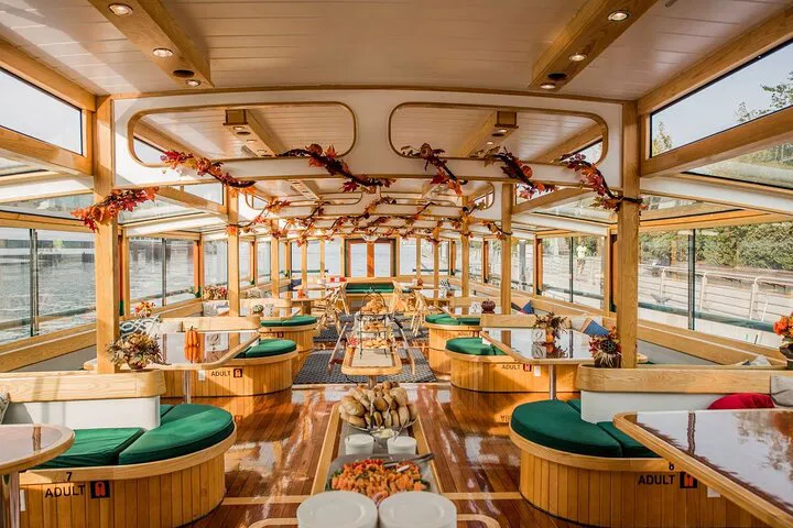 NYC Fall Foliage Lunch Cruise: A Luxurious Hudson River Escape