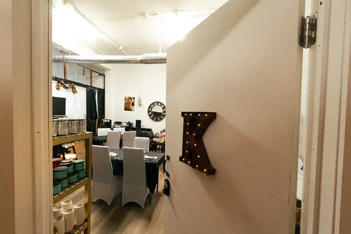 Craft & Connect: Sip, Snack, and Pour Candle Magic in Los Angeles