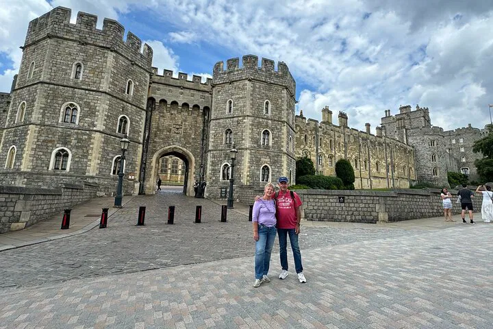 Unveiling Windsor's Royal Secrets: A Personalized Castle & Town Tour