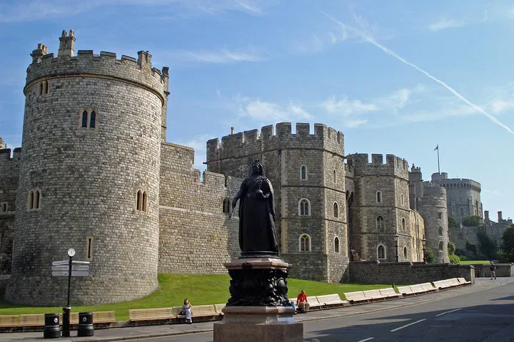 Afternoon Royal Retreat: Private Windsor Castle Tour from London