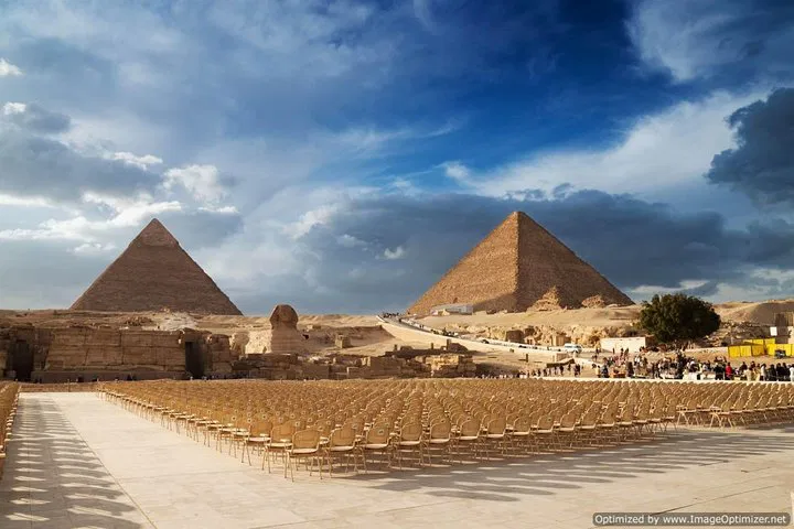 Uncover Ancient Wonders: Private Giza & Sakkara Tour from Alexandria