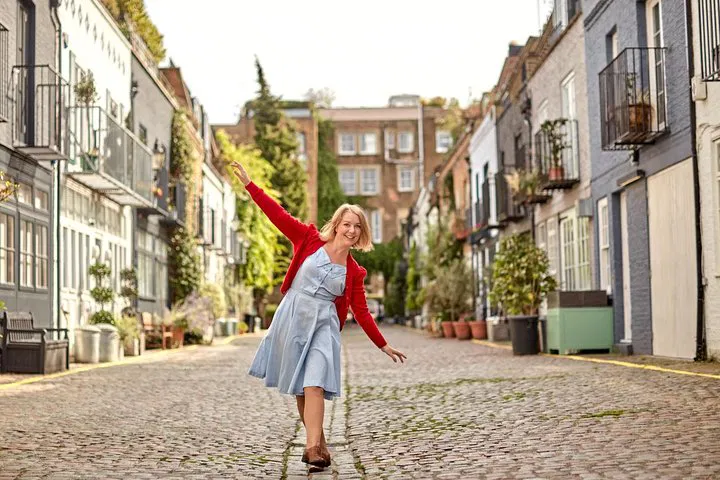 Capture Notting Hill's Charm: A Personalized Photo Adventure